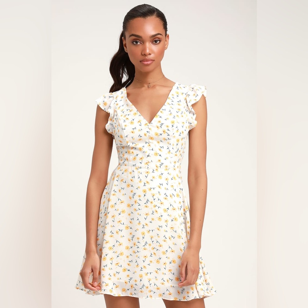 Lulus Strike‎ a Posie White Floral Print Backless Skater Dress Sz Medium
